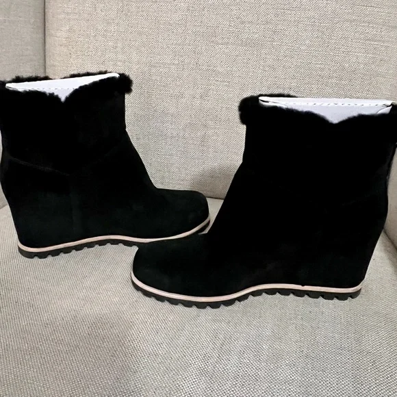 NEW In the Box UGG Black Suede Winter Boots - Picture 5 of 11
